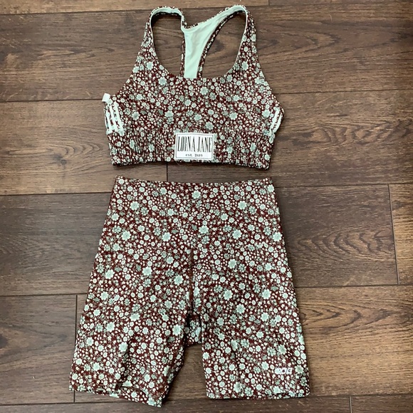 Lorna Jane Pants - LORNA JANE FLORAL SET